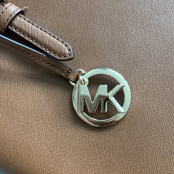 Michael Kors Mini Tote π - Picture 3 of 8